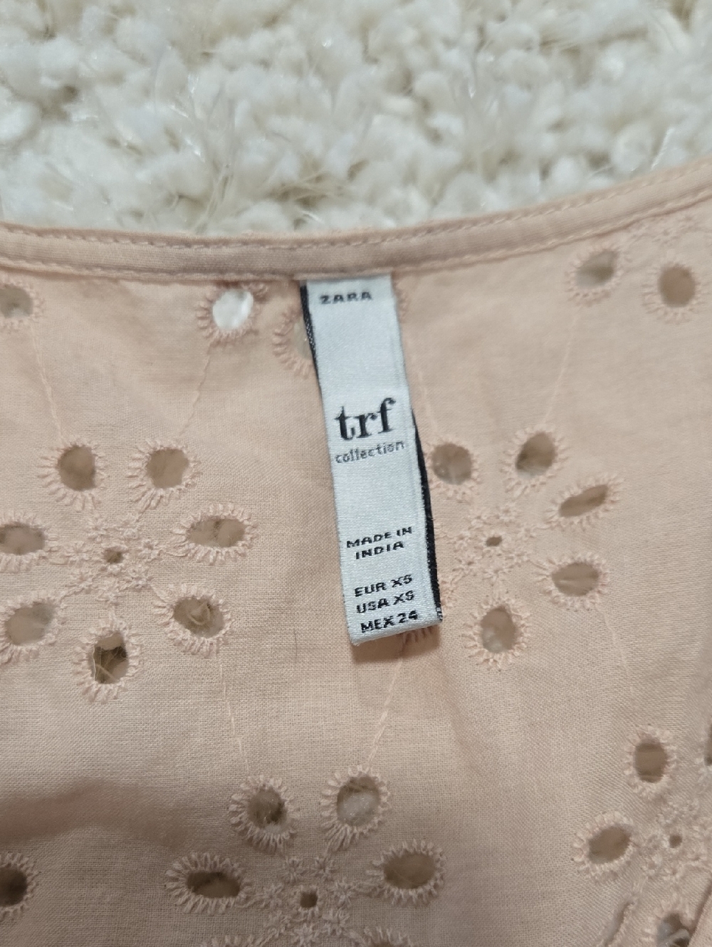 Zara TFT Collection SS2019 Blush Openwork Eyelet Ruffle Blouse Top Size XS - Picture 6 of 7